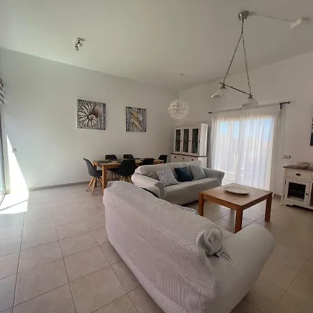 Villa Ajana *